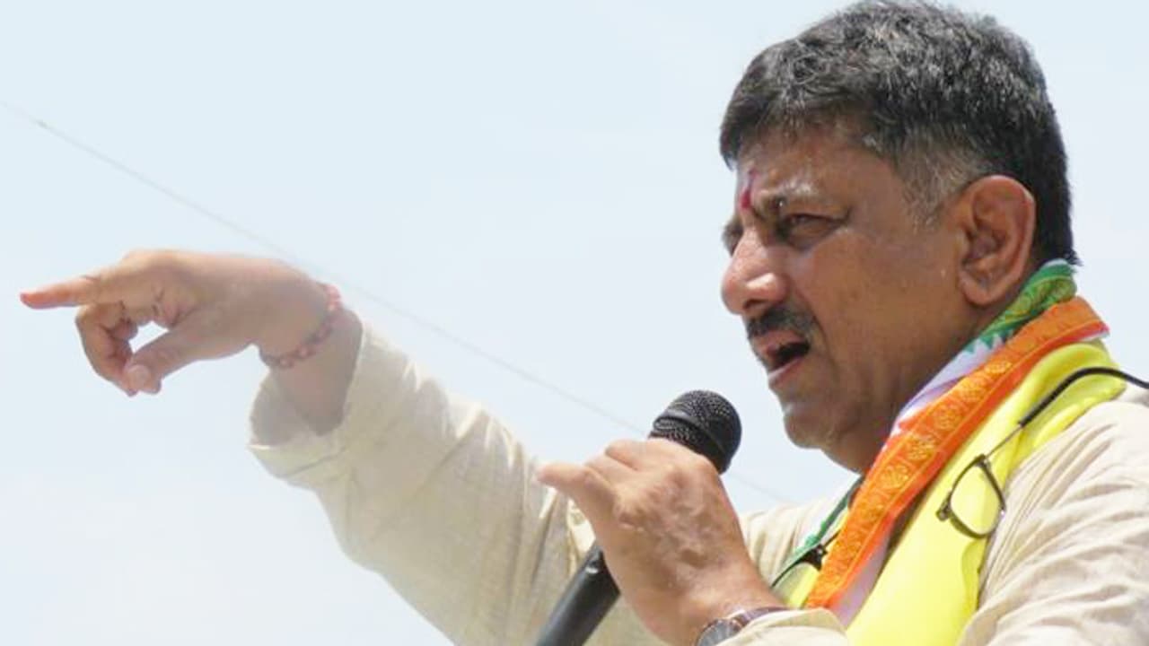 ಧರ್ಮ ಇಬ್ಭಾಗ: ಚುನಾವಣೆ ವೇಳೆ ಮತ್ತೊಂದು ಗುಟ್ಟು ತೆರೆದಿಟ್ಟ ಡಿಕೆಶಿ ಧರ್ಮ ಇಬ್ಭಾಗ: ಚುನಾವಣೆ ವೇಳೆ ಮತ್ತೊಂದು ಗುಟ್ಟು ತೆರೆದಿಟ್ಟ ಡಿಕೆಶಿ