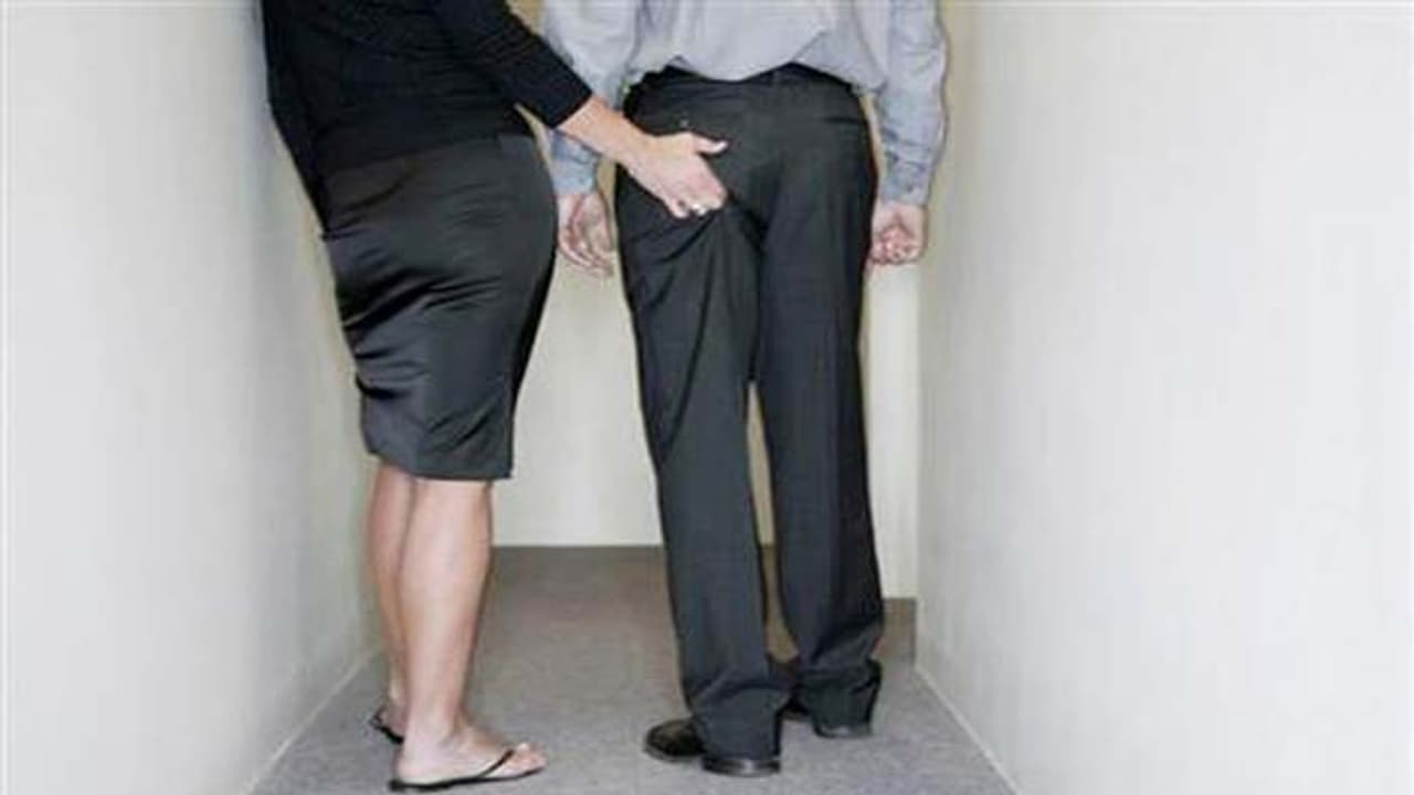 మీ టూకు కౌంటర్ వుయ్ టూ: మగవాళ్లూ.. బయటకు రండి మీ టూకు కౌంటర్ వుయ్ టూ: మగవాళ్లూ.. బయటకు రండి