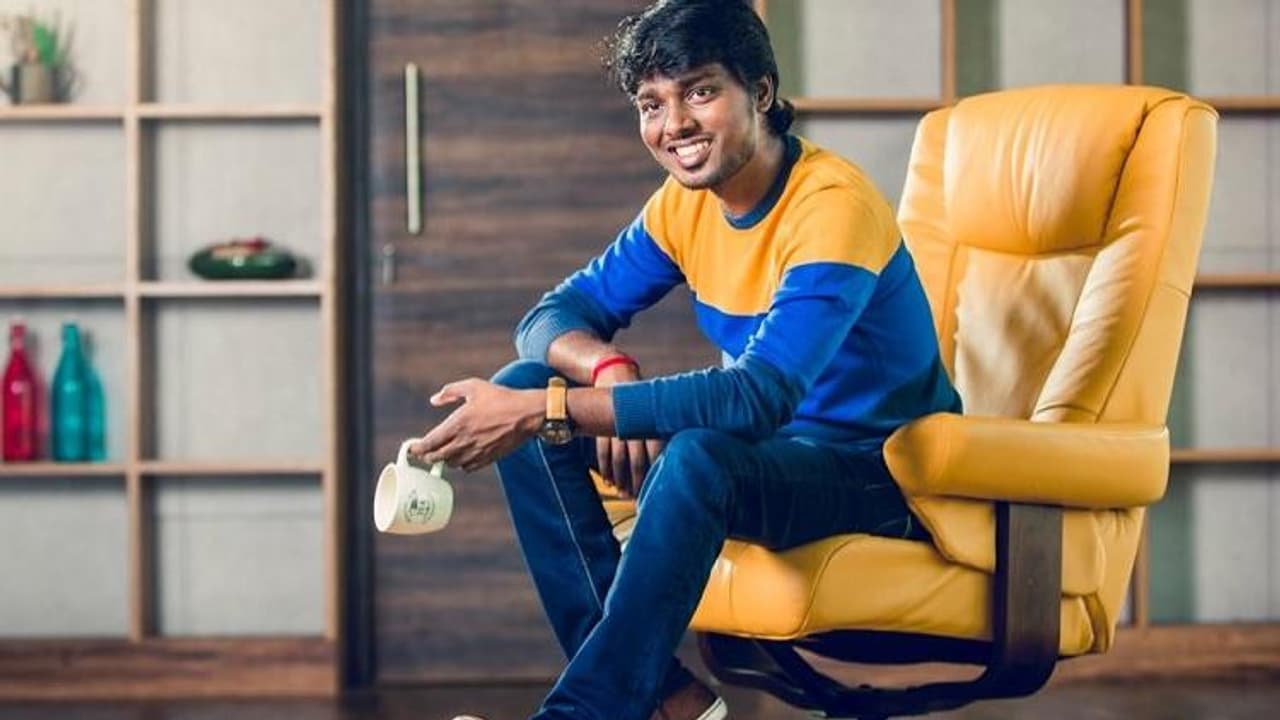 Tamil actor Vijay's Mersal copy of Rajinikanth's Moondru Mugam? Director Atlee accused of plagiarism Tamil actor Vijay's Mersal copy of Rajinikanth's Moondru Mugam? Director Atlee accused of plagiarism