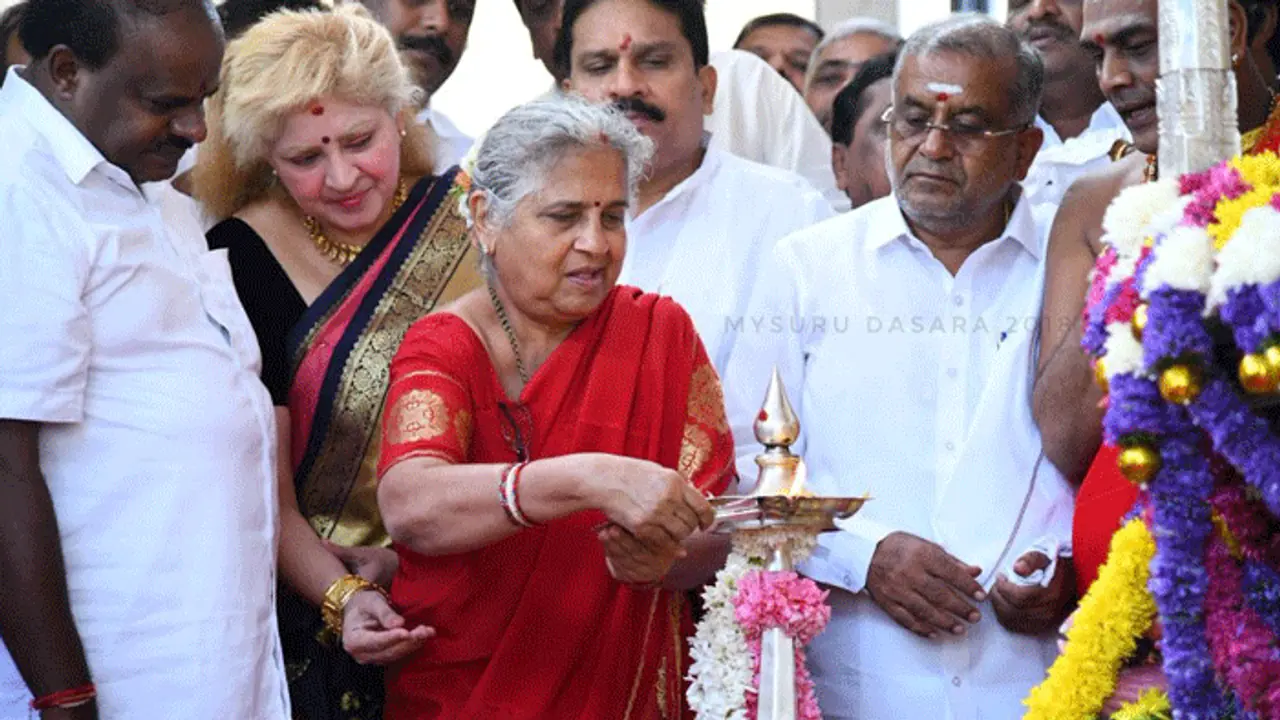 ವಿಶ್ವವಿಖ್ಯಾತ ಮೈಸೂರು ದಸರಾ ಉದ್ಘಾಟನೆ ವಿಶ್ವವಿಖ್ಯಾತ ಮೈಸೂರು ದಸರಾ ಉದ್ಘಾಟನೆ