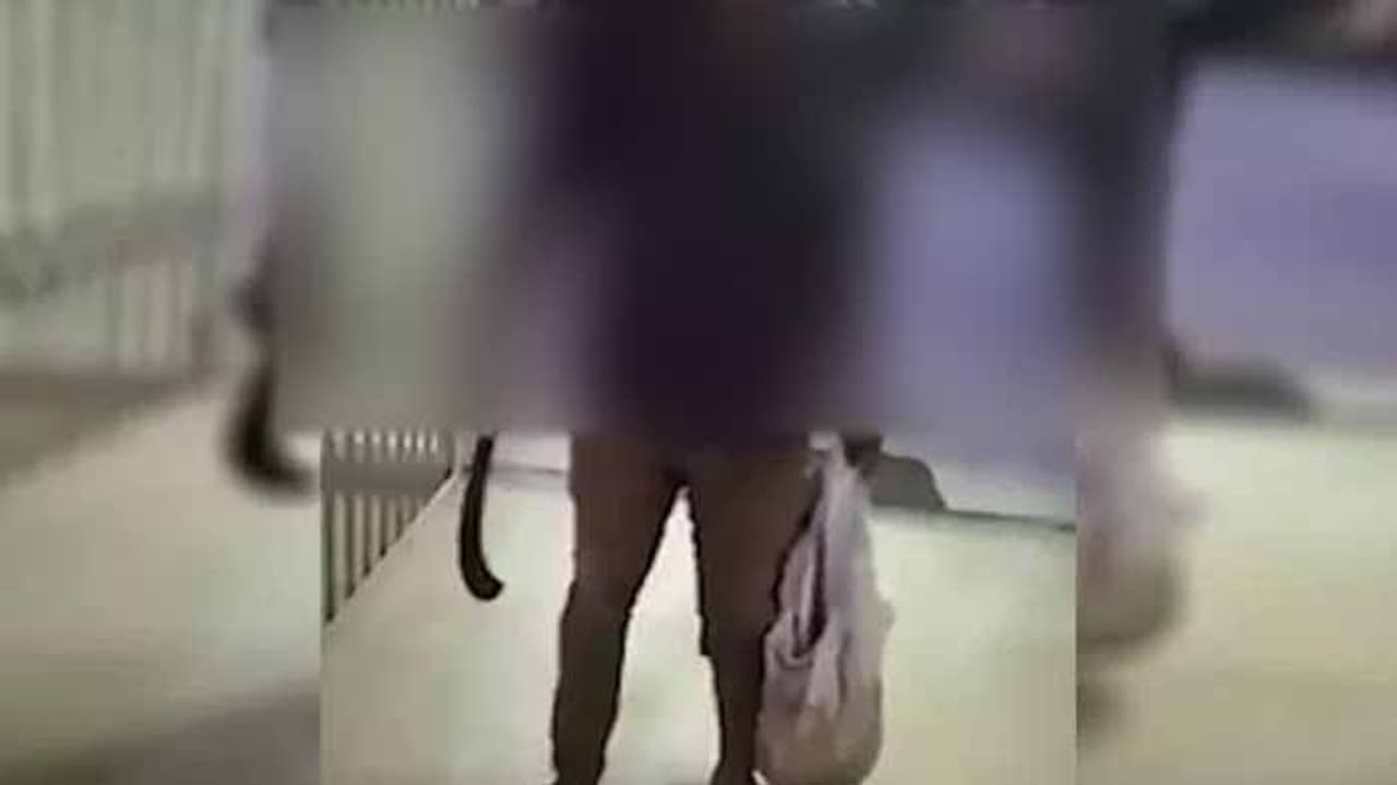 కువైట్లో భర్త కష్టం.. ప్రియుడితో భార్య జల్సాలు.. పెళ్లాం తల నరికి లొంగిపోయిన భర్త కువైట్లో భర్త కష్టం.. ప్రియుడితో భార్య జల్సాలు.. పెళ్లాం తల నరికి లొంగిపోయిన భర్త