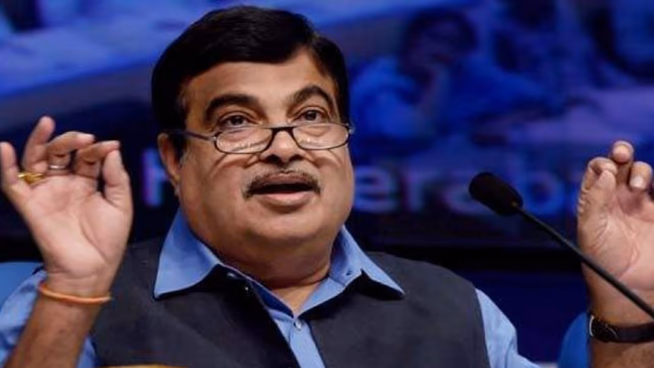 Gadkari wants to choke Pakistan's water supply: PM Modi agrees