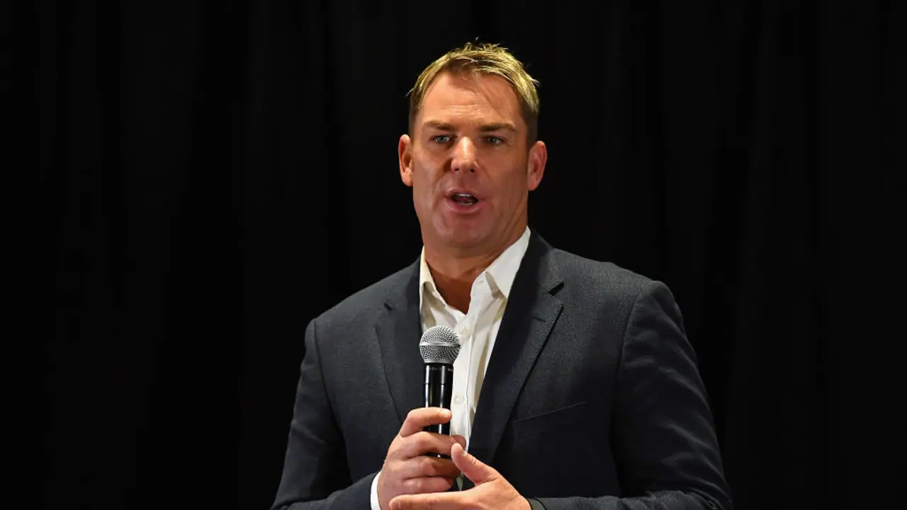Shane Warne says Pakistan batsman offered him $ 200,000 bribe