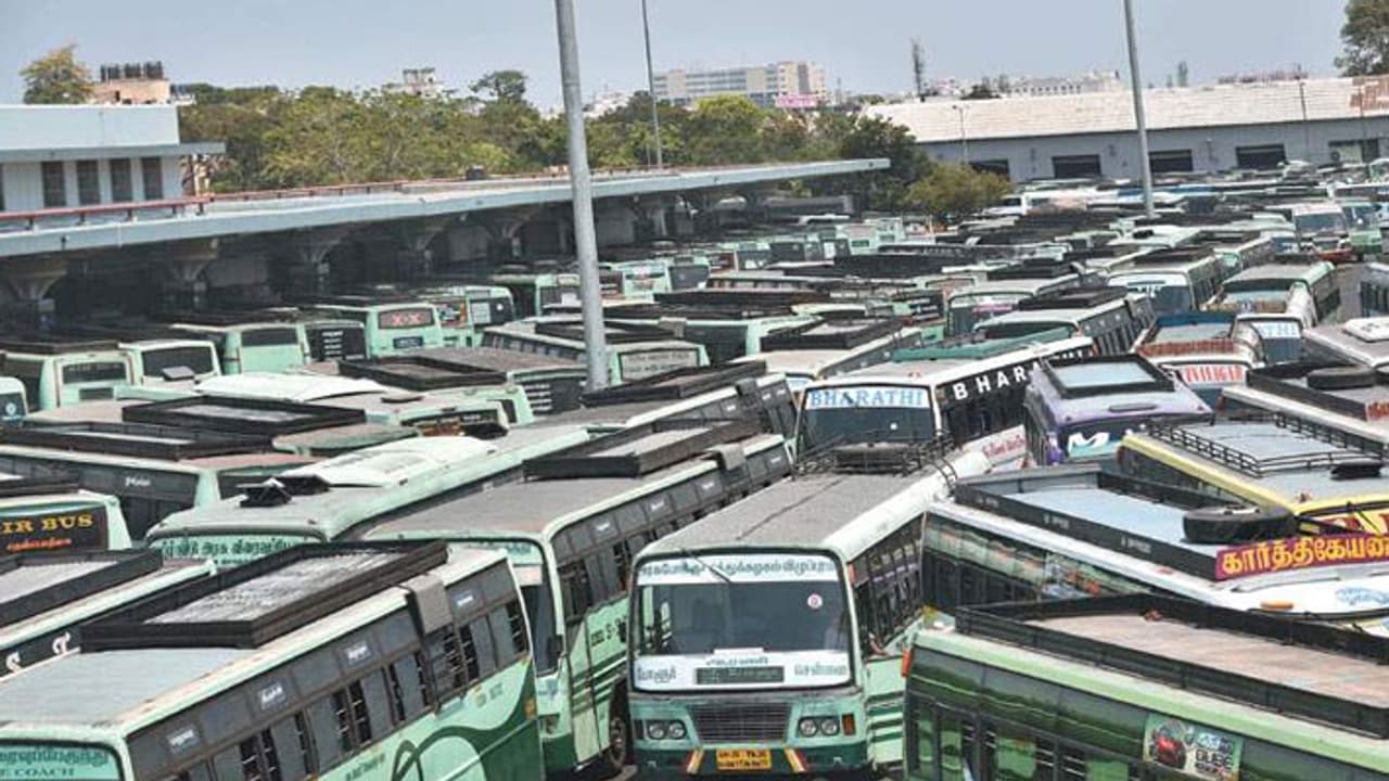 ஆயுத பூஜை விடுமுறையை முன்னிட்டு சிறப்பு பேருந்துகள் இயக்கம்... அறிவித்தது போக்குவரத்துத்துறை!! ஆயுத பூஜை விடுமுறையை முன்னிட்டு சிறப்பு பேருந்துகள் இயக்கம்... அறிவித்தது போக்குவரத்துத்துறை!!