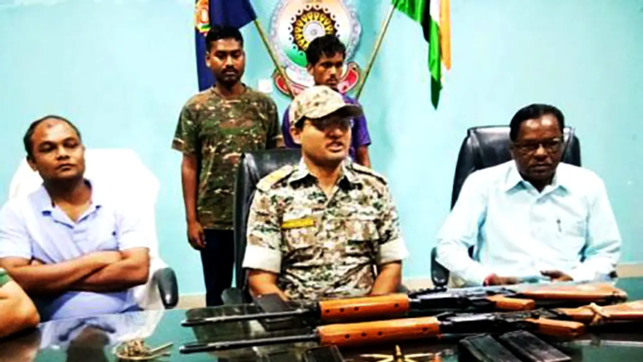 Chhattisgarh: Army trooper arrested for selling automated firearms, ammunition to Maoists in Dantewada Chhattisgarh: Army trooper arrested for selling automated firearms, ammunition to Maoists in Dantewada