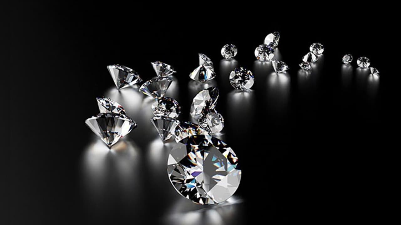 ವಜ್ರ ಸಿಗುತ್ತೆಂದು ವಿಗ್ರಹಕ್ಕೆ ಬೆಂಕಿ : 8 ಮಂದಿ ಅರೆಸ್ಟ್ ವಜ್ರ ಸಿಗುತ್ತೆಂದು ವಿಗ್ರಹಕ್ಕೆ ಬೆಂಕಿ : 8 ಮಂದಿ ಅರೆಸ್ಟ್