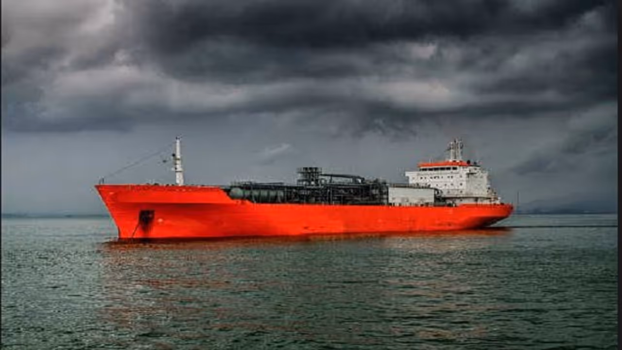 India’s oil imports surge to $10.91 billion in September despite tariff hikes