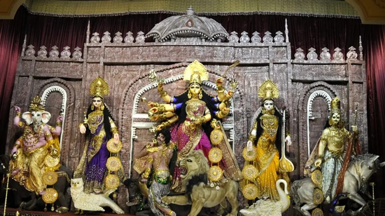 Durga Puja goof up: Horse replaces peacock, rat turns into elephant in Kolkata pandal Durga Puja goof up: Horse replaces peacock, rat turns into elephant in Kolkata pandal