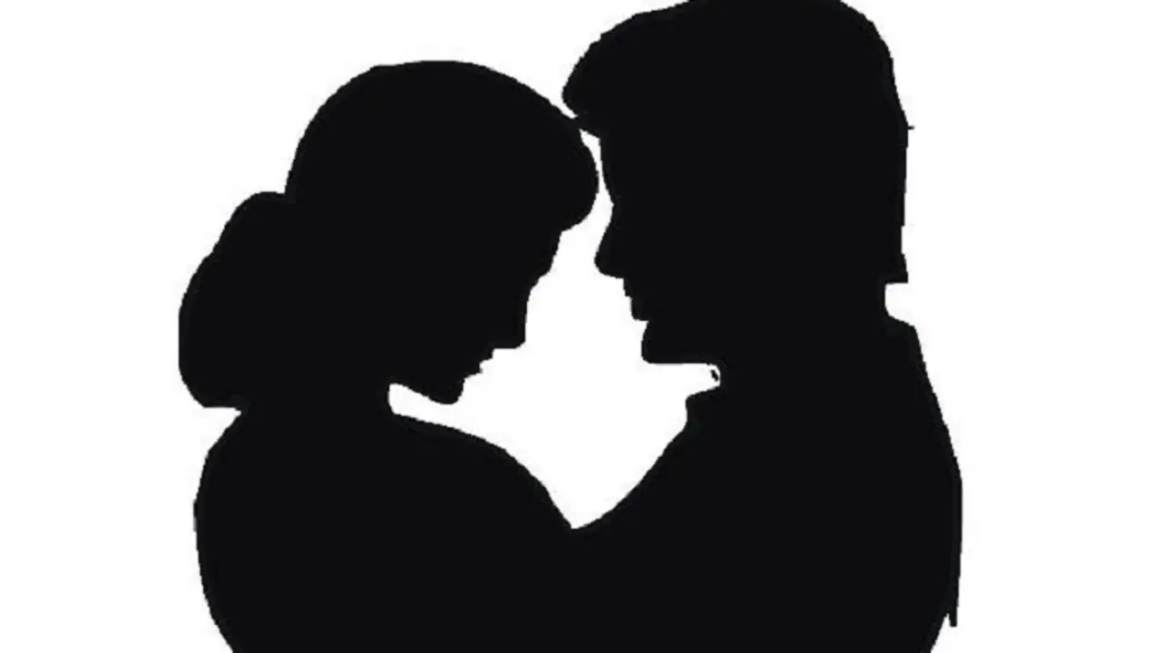 కండోమ్ అక్కడ దాస్తున్నారా..?