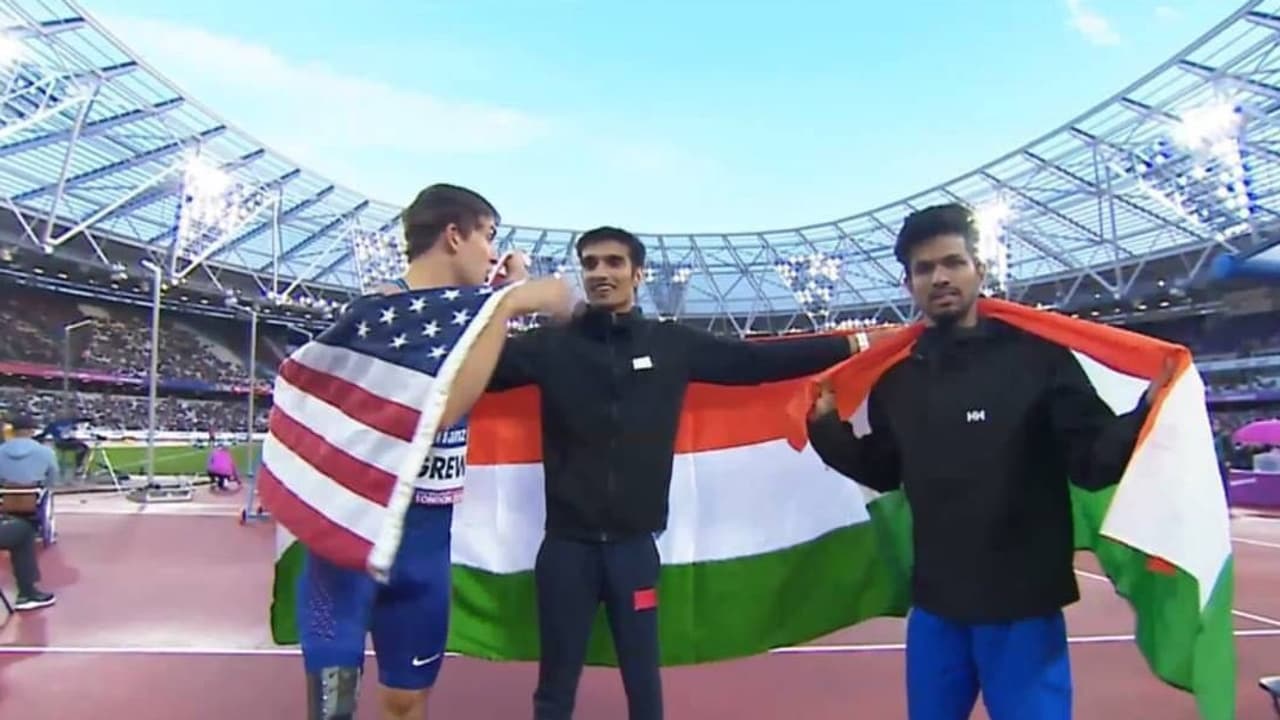 ಪ್ಯಾರಾ ಏಷ್ಯಾಡ್: ಹೈಜಂಪ್ನಲ್ಲಿ ಭಾರತಕ್ಕೆ ಸತತ 2ನೇ ಚಿನ್ನ ಪ್ಯಾರಾ ಏಷ್ಯಾಡ್: ಹೈಜಂಪ್ನಲ್ಲಿ ಭಾರತಕ್ಕೆ ಸತತ 2ನೇ ಚಿನ್ನ