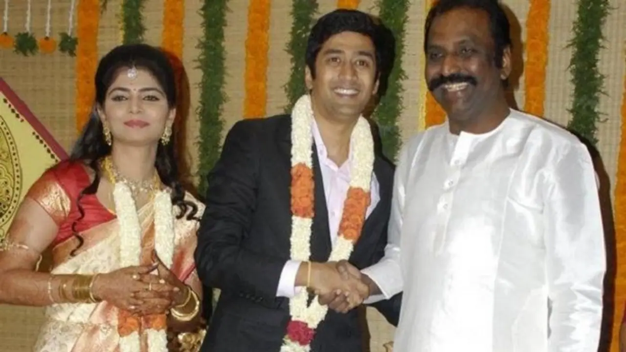 வைரமுத்துவின் காலில் விழுந்தது ஏன்? சின்மயி தாயார் வெளியிட்ட தகவல்... வைரமுத்துவின் காலில் விழுந்தது ஏன்? சின்மயி தாயார் வெளியிட்ட தகவல்...