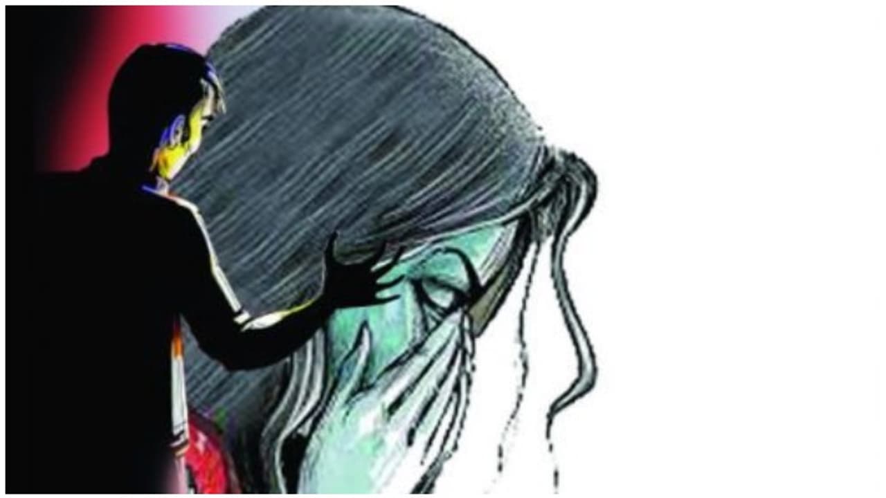 நான் அவரை படுக்கைக்கு அழைத்திருந்தால் அவர் என்னை மீண்டும் அழைத்திருப்பாரா? பெண் இயக்குனர் மீது பிரபல நடிகர் புகார்! நான் அவரை படுக்கைக்கு அழைத்திருந்தால் அவர் என்னை மீண்டும் அழைத்திருப்பாரா? பெண் இயக்குனர் மீது பிரபல நடிகர் புகார்!