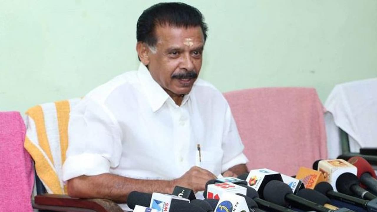 ഭക്തരുടെ ഐക്യത്തെ സർക്കാർ പല്ലും നഖവും ഉപയോഗിച്ചു എതിർക്കുന്നു: പ്രയാർ ഗോപാലകൃഷ്ണൻ ഭക്തരുടെ ഐക്യത്തെ സർക്കാർ പല്ലും നഖവും ഉപയോഗിച്ചു എതിർക്കുന്നു: പ്രയാർ ഗോപാലകൃഷ്ണൻ