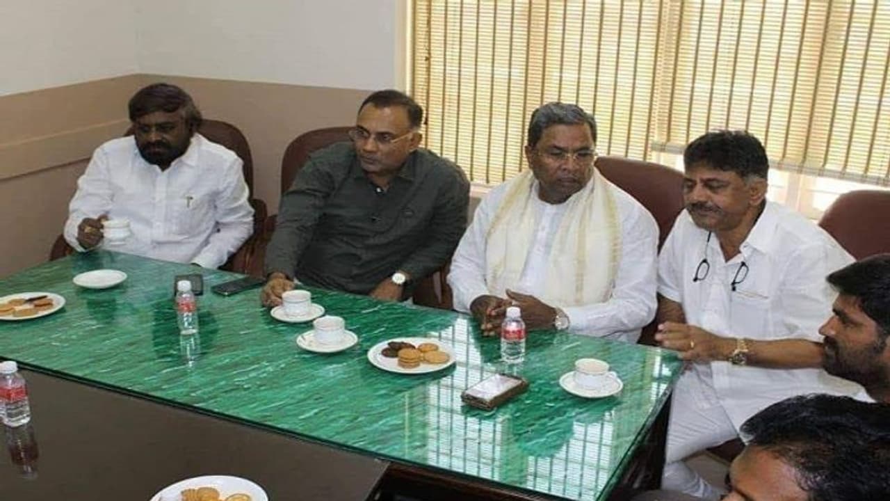 ಕರ್ನಾಟಕದಲ್ಲಿ ಮೋದಿ ದಂಡಯಾತ್ರೆಗೆ ಪ್ರತಿಯಾಗಿ 'ಕೈ' ಬ್ರಹ್ಮಾಸ್ತ್ರ..! ಕರ್ನಾಟಕದಲ್ಲಿ ಮೋದಿ ದಂಡಯಾತ್ರೆಗೆ ಪ್ರತಿಯಾಗಿ 'ಕೈ' ಬ್ರಹ್ಮಾಸ್ತ್ರ..!