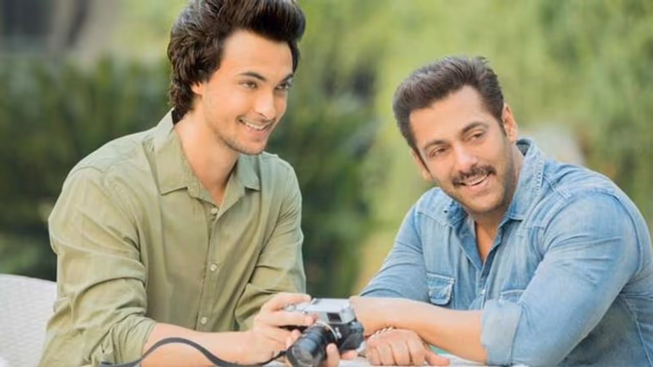 Salman Khan's brother in law Aayush Sharma reacts when reporter calls him 'privileged'. Watch Video