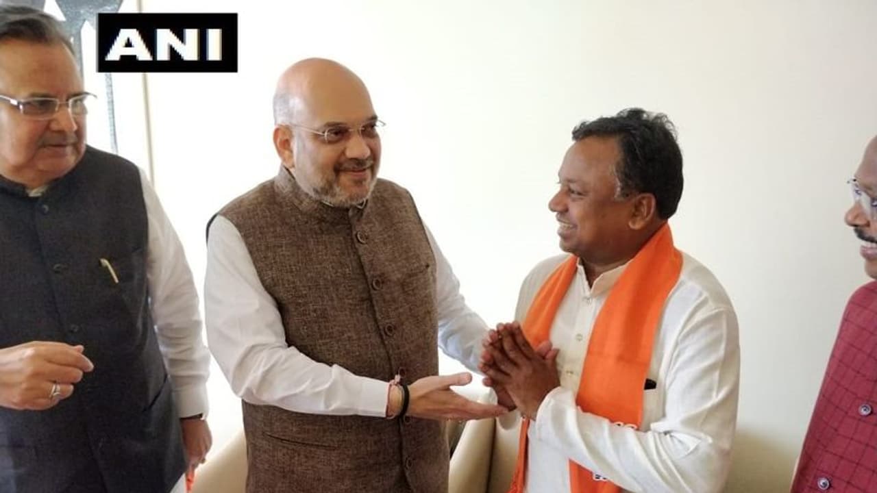 അമിത് ഷാ പടയൊരുക്കം തുടങ്ങി; തെരഞ്ഞെടുപ്പിന് മുമ്പേ ഛത്തീസ്ഗഡില് മുതിര്ന്ന കോണ്ഗ്രസ് നേതാവ് ബിജെപിയില് അമിത് ഷാ പടയൊരുക്കം തുടങ്ങി; തെരഞ്ഞെടുപ്പിന് മുമ്പേ ഛത്തീസ്ഗഡില് മുതിര്ന്ന കോണ്ഗ്രസ് നേതാവ് ബിജെപിയില്