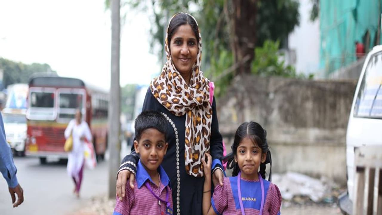 കല്ല്യാണം കഴിഞ്ഞുപോയാലും, വേറെ വേറെ വീടുവച്ചാലും സഹോദരങ്ങളെ പിരിയരുത് കല്ല്യാണം കഴിഞ്ഞുപോയാലും, വേറെ വേറെ വീടുവച്ചാലും സഹോദരങ്ങളെ പിരിയരുത്