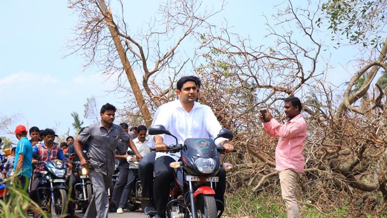 కమిటీలు, కమిషన్ లతోనే రెండు నెలలు కాలయాపన: జగన్ సర్కార్ పై లోకేష్ సెటైర్లు