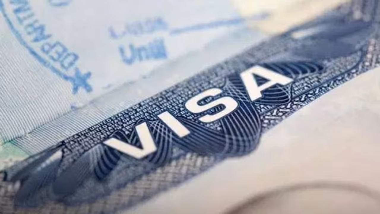 New tweaks in H 1B rules make hiring tougher for fresh foreign workers, Indians to be hit