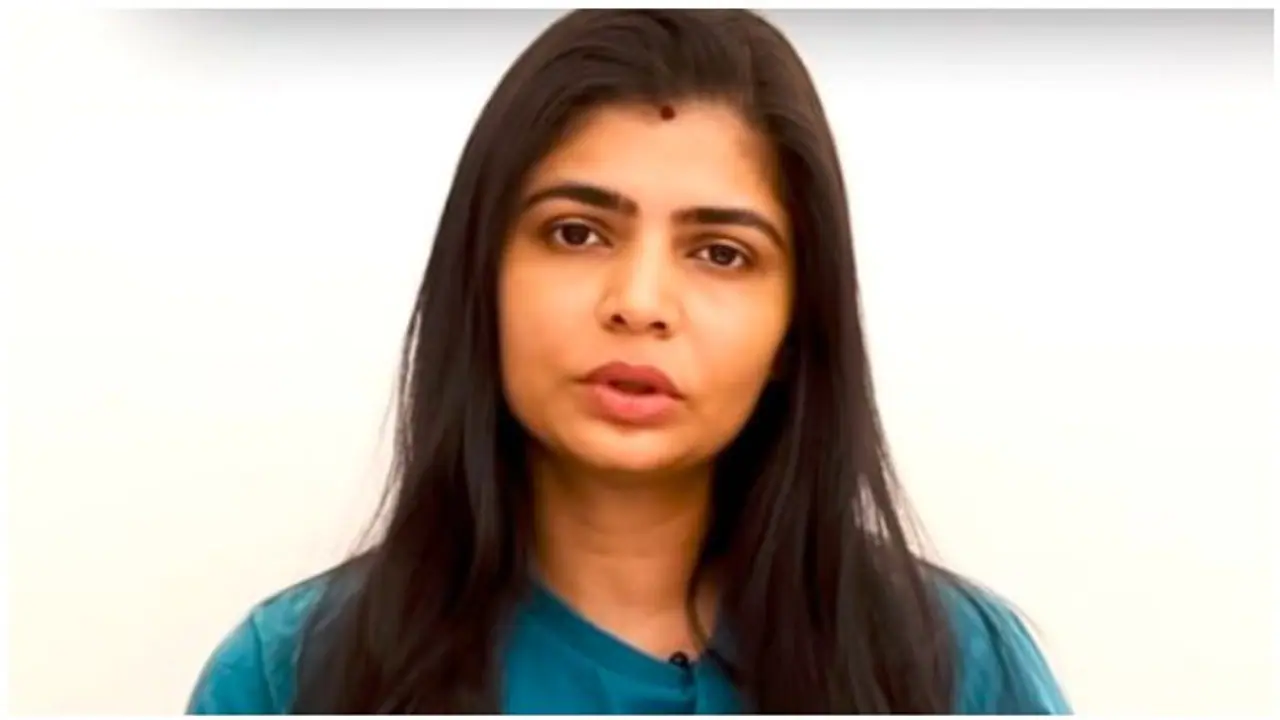 నాపై యాసిడ్ పోస్తామని బెదిరిస్తున్నారు.. సింగర్ కామెంట్స్! నాపై యాసిడ్ పోస్తామని బెదిరిస్తున్నారు.. సింగర్ కామెంట్స్!