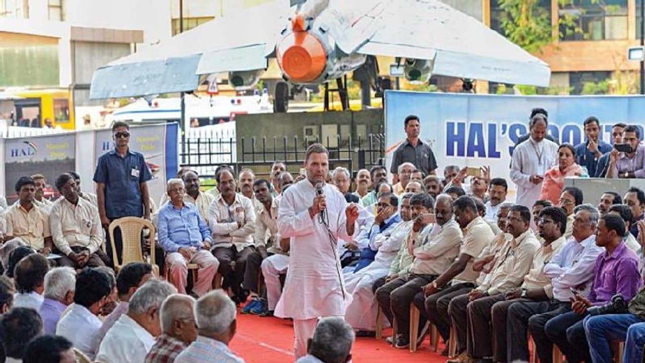 റഫാല് ഇടപാട്: മോദി സർക്കാരിനെതിരെ എച്ച്എഎൽ ജീവനക്കാർ റഫാല് ഇടപാട്: മോദി സർക്കാരിനെതിരെ എച്ച്എഎൽ ജീവനക്കാർ