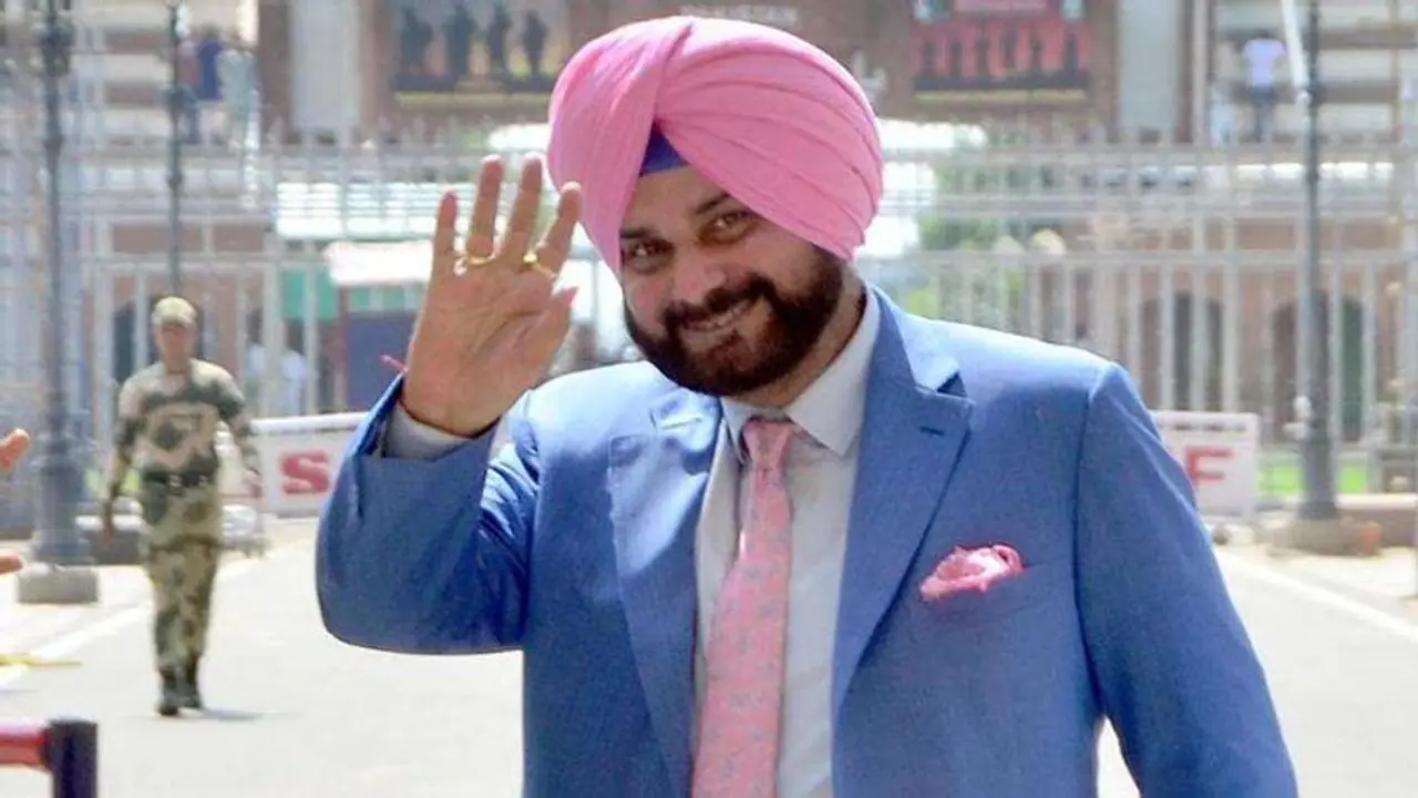 Sidhu backtracks, says Rahul Gandhi didn't send him to Pakistan for Kartarpur Corridor's opening Sidhu backtracks, says Rahul Gandhi didn't send him to Pakistan for Kartarpur Corridor's opening