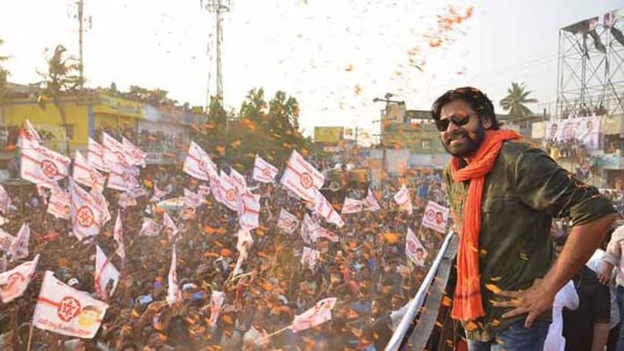 కవాతులో పాల్గొనండి.. మీ కుటుంసభ్యులను గుర్తుపెట్టుకోండి: పవన్ ట్వీట్ కవాతులో పాల్గొనండి.. మీ కుటుంసభ్యులను గుర్తుపెట్టుకోండి: పవన్ ట్వీట్