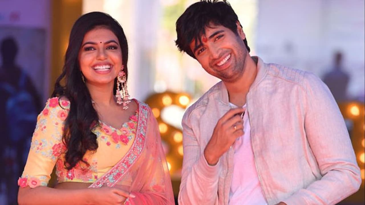 దసరా కానుకగా '2స్టేట్స్' ఫస్ట్ లుక్! దసరా కానుకగా '2స్టేట్స్' ఫస్ట్ లుక్!