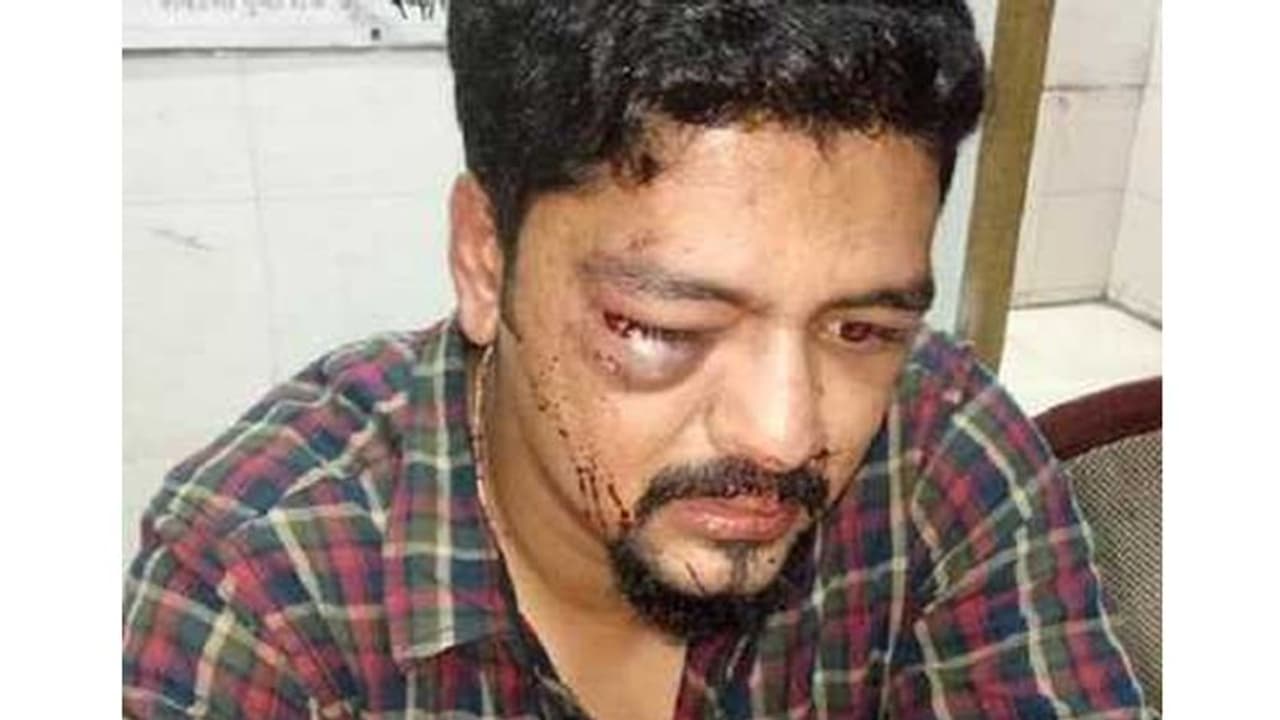 മാധ്യമപ്രവര്ത്തകനെ മർദ്ദിച്ച കേസ്; നാല് പേർ അറസ്റ്റിൽ മാധ്യമപ്രവര്ത്തകനെ മർദ്ദിച്ച കേസ്; നാല് പേർ അറസ്റ്റിൽ