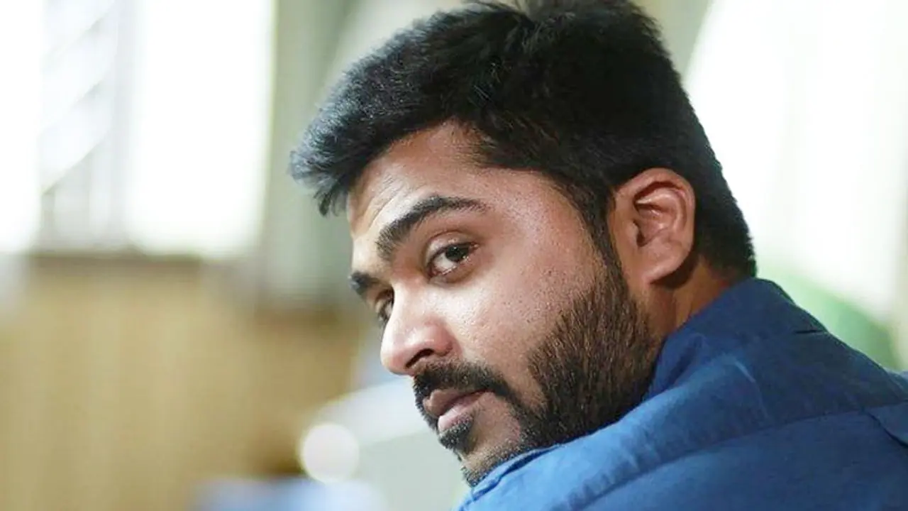 தனுஷுக்கு சிம்பு எவ்வளவோ பெட்டர்... பட்டாசு கிளப்பும் அட்ராசிட்டி..! தனுஷுக்கு சிம்பு எவ்வளவோ பெட்டர்... பட்டாசு கிளப்பும் அட்ராசிட்டி..!