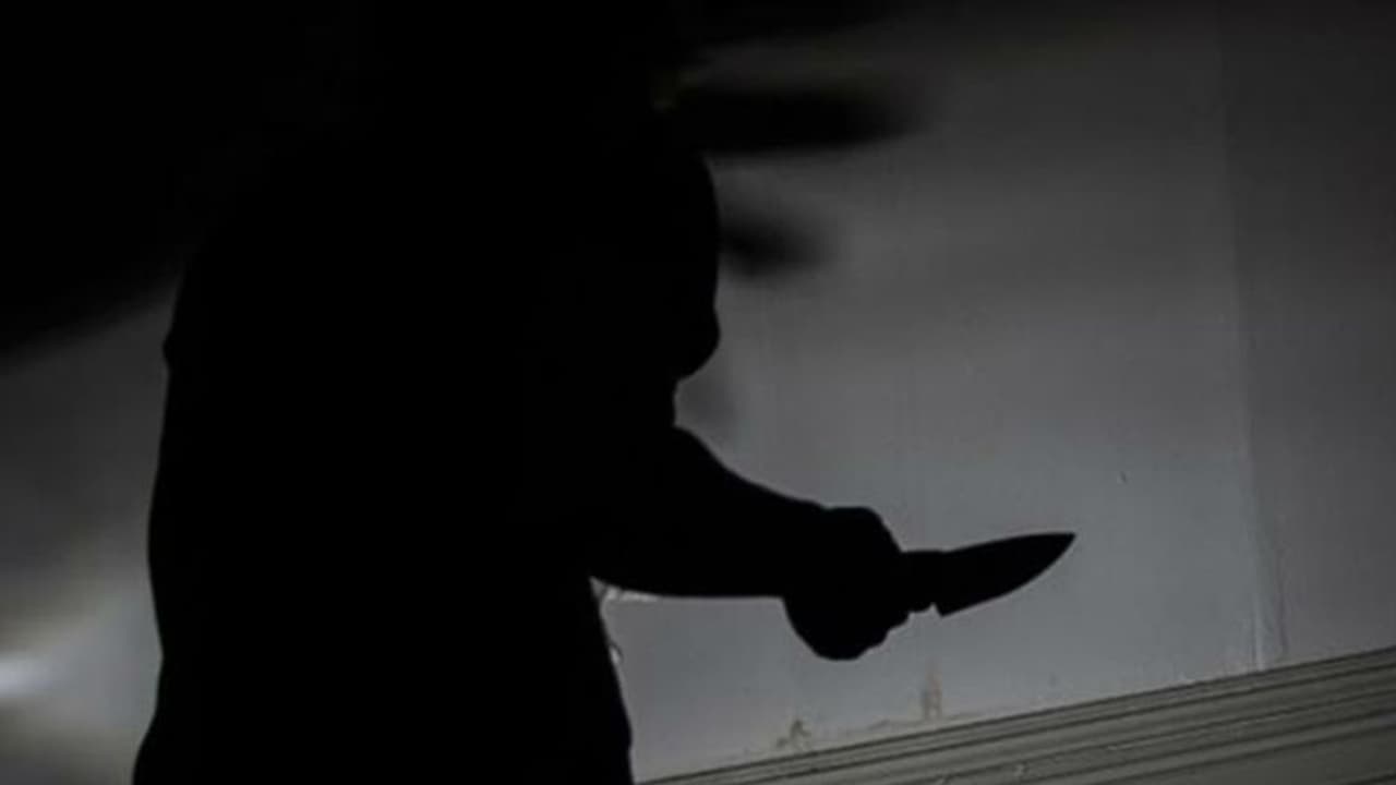 తల్లితో వివాహేతర సంబంధం: ప్రియుడికి షాకిచ్చిన కొడుకులు