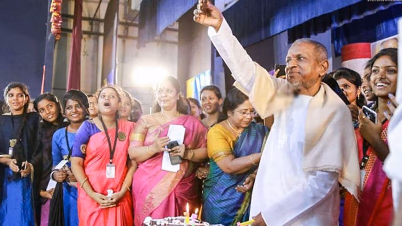 இளையராஜாகிட்ட என்ன கேள்வி கேக்கணுங்குற அறிவு வேணாமாங்க...! இளையராஜாகிட்ட என்ன கேள்வி கேக்கணுங்குற அறிவு வேணாமாங்க...!