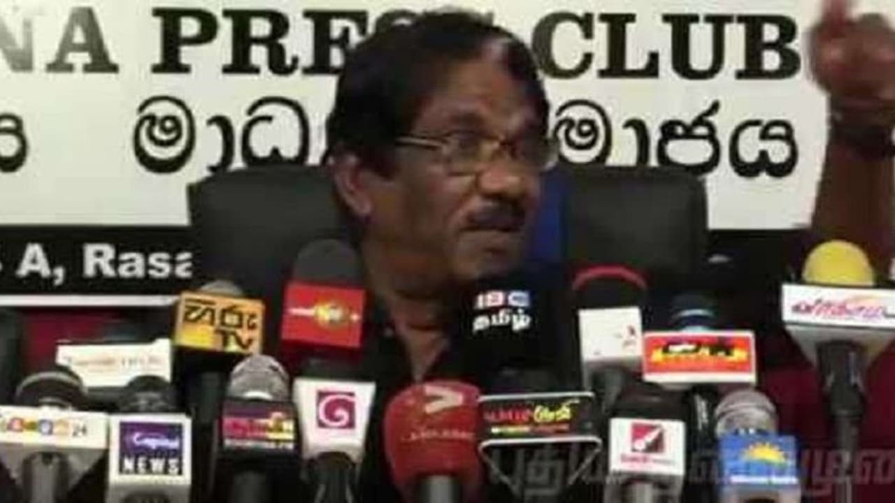 பத்திரிக்கையாளர்களை ஒருமையில் பேசிய பாரதிராஜா…வைரமுத்து விவகாரத்தில் ஆதாரத்தை காட்டு என மிரட்டல் !! பத்திரிக்கையாளர்களை ஒருமையில் பேசிய பாரதிராஜா…வைரமுத்து விவகாரத்தில் ஆதாரத்தை காட்டு என மிரட்டல் !!