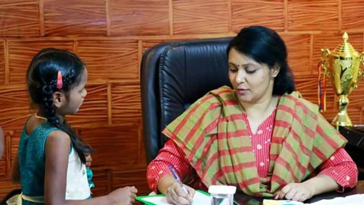 ఐపిఎస్ లు చాలా మందే ఉంటారు.. ఈమె చాలా మందికి భిన్నం ఐపిఎస్ లు చాలా మందే ఉంటారు.. ఈమె చాలా మందికి భిన్నం