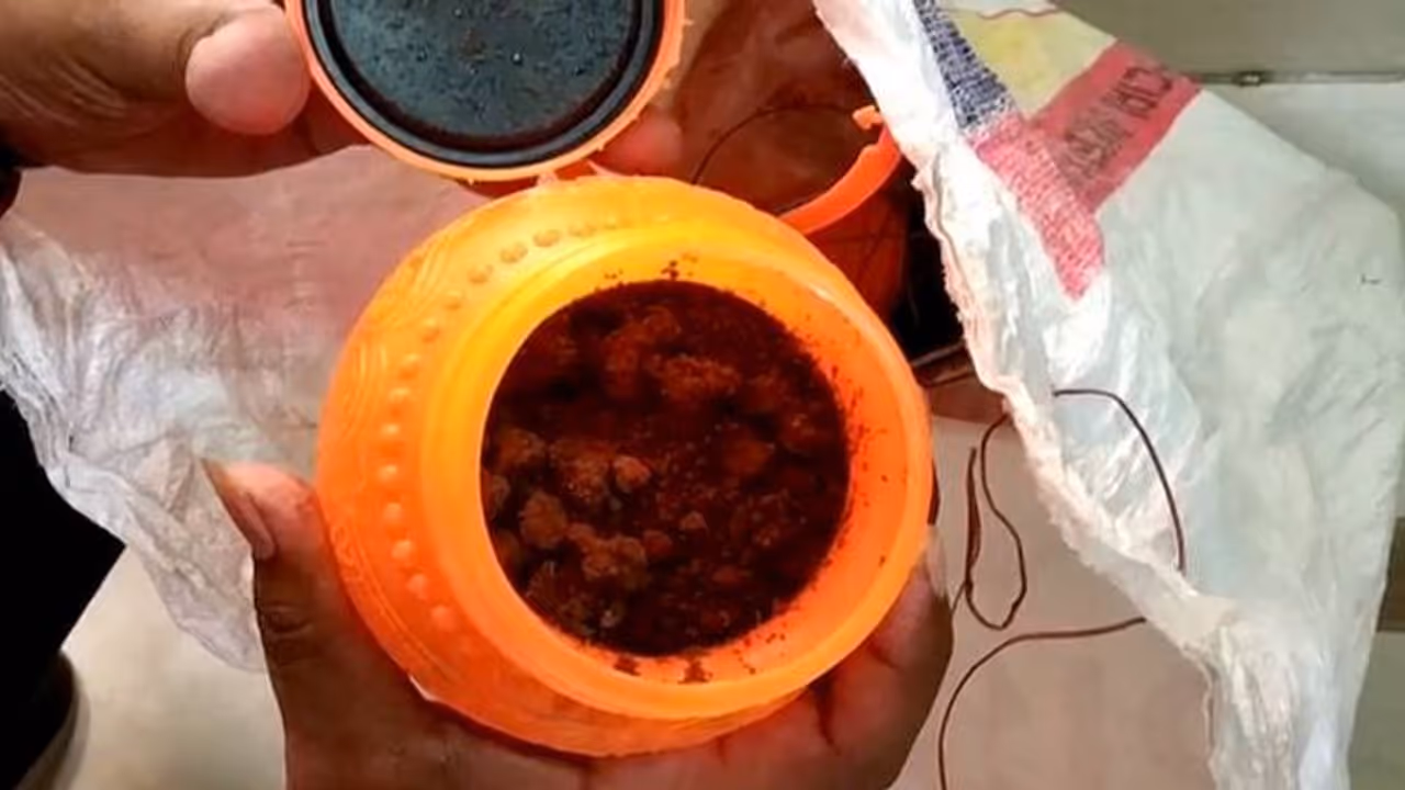 Vajpayee's mortal remians lying in a state of neglect in Chhattisgarh's BJP office