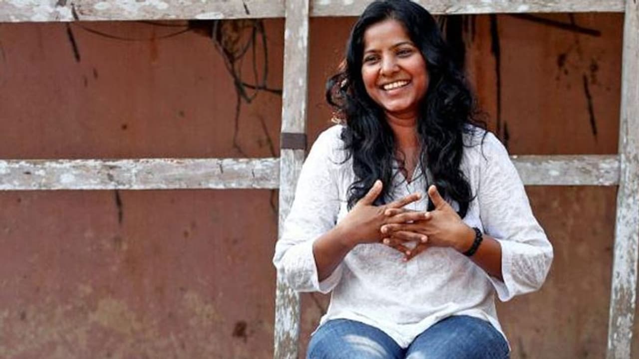 எத்தனை பேர் தலையை உருட்டப்போகிறாரோ லீனா மணிமேகலை? எத்தனை பேர் தலையை உருட்டப்போகிறாரோ லீனா மணிமேகலை?