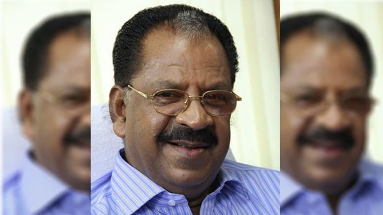 Kollam Thulasi surrenders; Mollywood actor in trouble with speech disgracing womanhood Kollam Thulasi surrenders; Mollywood actor in trouble with speech disgracing womanhood