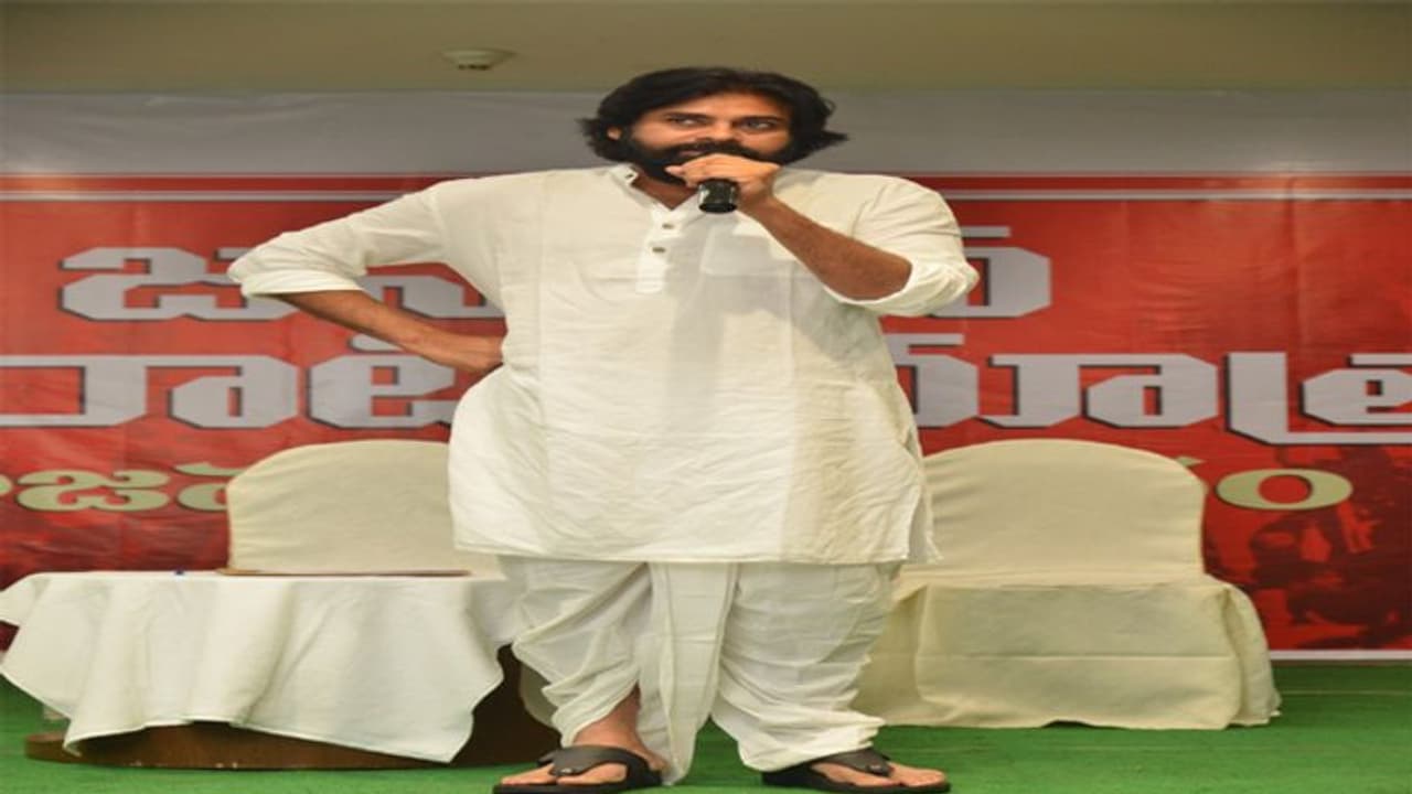 చంద్రబాబు, జగన్లపై పవన్ ఫైర్..."కవాతు ఎందుకు చేపట్టామంటే" చంద్రబాబు, జగన్లపై పవన్ ఫైర్..."కవాతు ఎందుకు చేపట్టామంటే"