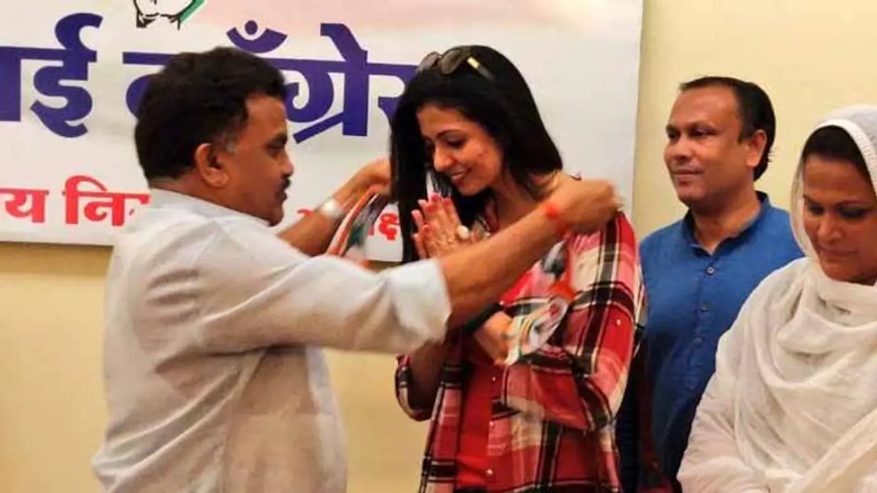 రాజకీయాల్లోకి క్రికెటర్ షమీ భార్య.. కాంగ్రెస్లో చేరిక రాజకీయాల్లోకి క్రికెటర్ షమీ భార్య.. కాంగ్రెస్లో చేరిక