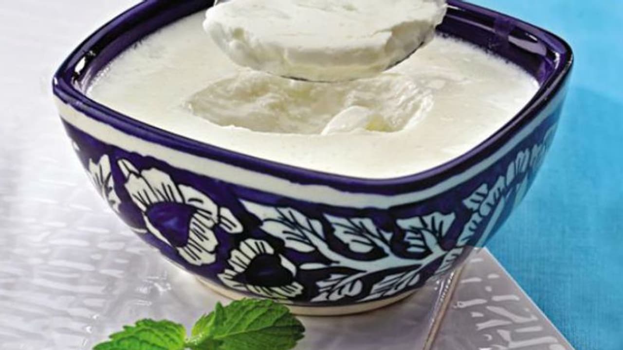 മുടി കൊഴിച്ചില് തടയാം, മുടിക്ക് തിളക്കവുമേകാം; വീട്ടില് പരീക്ഷിക്കാന് ചില വഴികള്.... മുടി കൊഴിച്ചില് തടയാം, മുടിക്ക് തിളക്കവുമേകാം; വീട്ടില് പരീക്ഷിക്കാന് ചില വഴികള്....