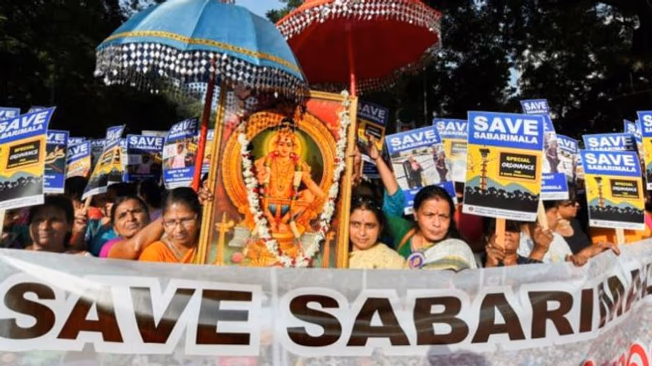 ಶಬರಿಮಲೆ: ಪ್ರತಿಭಟನೆಯ ನಡುವೆಯೂ ಅಯ್ಯಪ್ಪ ದರ್ಶನಕ್ಕೆ ಮಹಿಳೆಯರ ದಂಡು