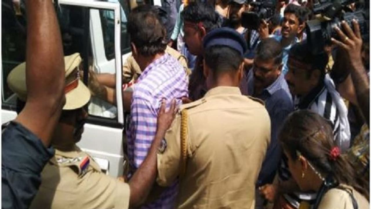 ಶಬರಿಮಲೆ ವಿವಾದ: ಮಾಜಿ ಅರ್ಚಕನ ಮೊಮ್ಮಗನ ಬಂಧನ!