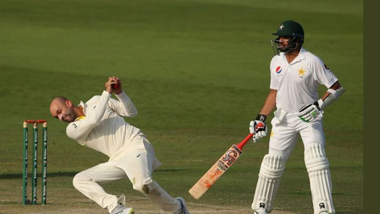 ലിയോണിന്റെ റിട്ടേണ് ക്യാച്ചില് കണ്ണുതള്ളി ക്രിക്കറ്റ് പ്രേമികള് വീഡിയോ ലിയോണിന്റെ റിട്ടേണ് ക്യാച്ചില് കണ്ണുതള്ളി ക്രിക്കറ്റ് പ്രേമികള് വീഡിയോ