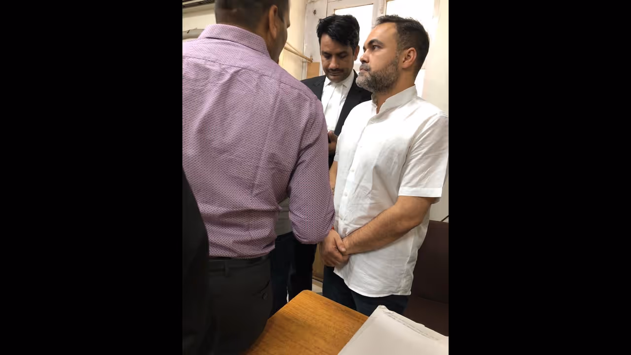 हयात होटल में पिस्टल लहराने वाले आशीष पांडे ने पटियाला हाउस कोर्ट में किया सरेंडर