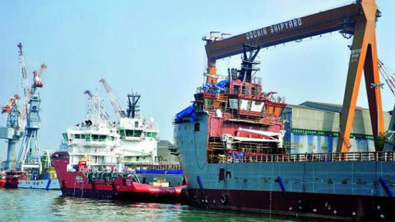 ഷിപ്പിങ് കോർപ്പറേഷനെ പൂർണമായും സ്വകാര്യവത്കരിക്കാൻ കേന്ദ്രസർക്കാർ നീക്കം ഷിപ്പിങ് കോർപ്പറേഷനെ പൂർണമായും സ്വകാര്യവത്കരിക്കാൻ കേന്ദ്രസർക്കാർ നീക്കം