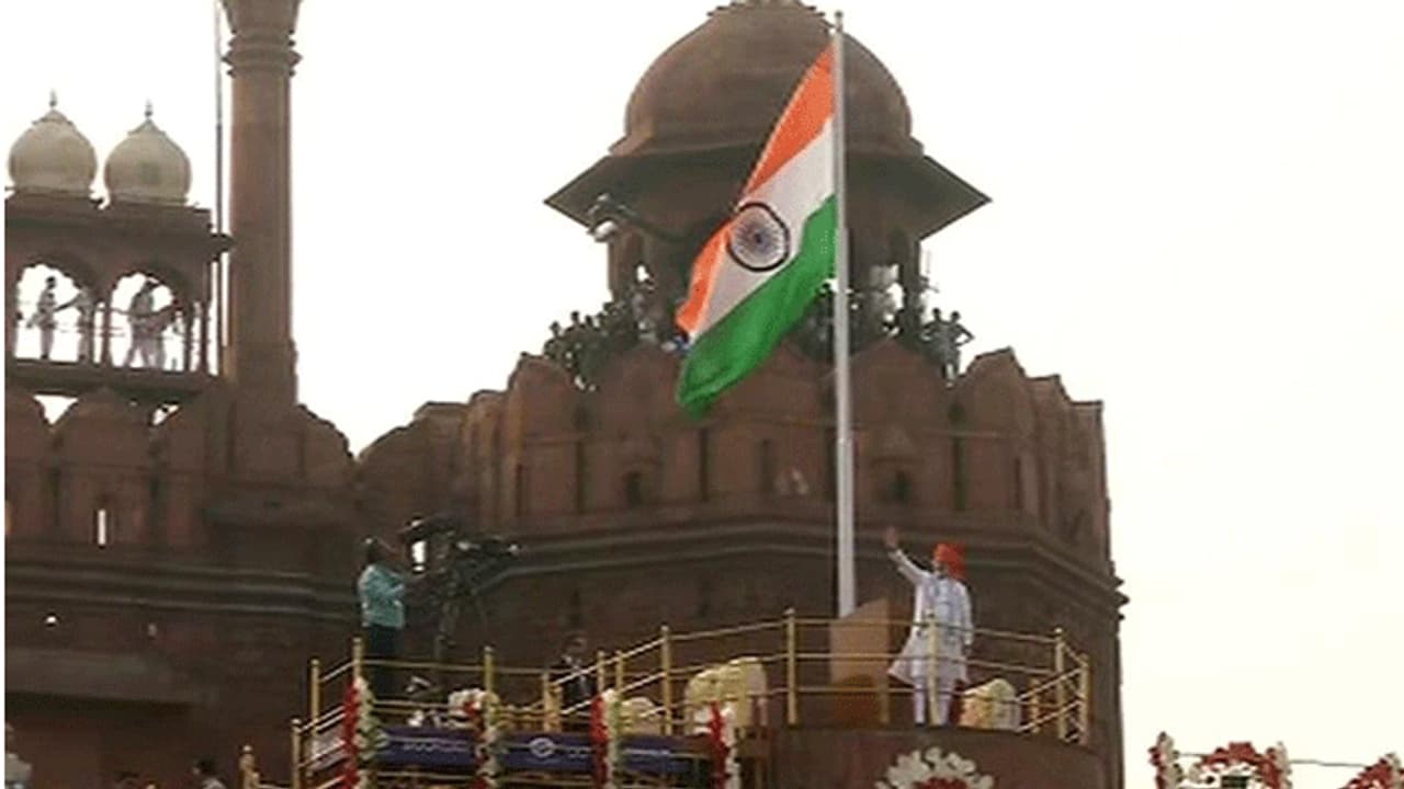 ಅ. 21ರಂದು ಕೆಂಪುಕೋಟೆ ಮೇಲೆ ಮೋದಿ ಧ್ವಜಾರೋಹಣ : ಯಾಕೆ..? ಅ. 21ರಂದು ಕೆಂಪುಕೋಟೆ ಮೇಲೆ ಮೋದಿ ಧ್ವಜಾರೋಹಣ : ಯಾಕೆ..?