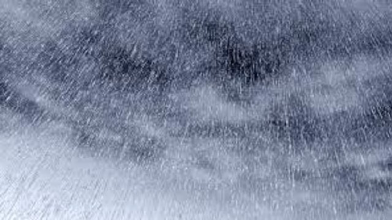 திருவள்ளூர் பகுதியில் கொட்டித் தீர்த்த மழை… மின்னல் தாக்கியதில் இரண்டு பெண்கள் பரிதாப பலி.!! திருவள்ளூர் பகுதியில் கொட்டித் தீர்த்த மழை… மின்னல் தாக்கியதில் இரண்டு பெண்கள் பரிதாப பலி.!!