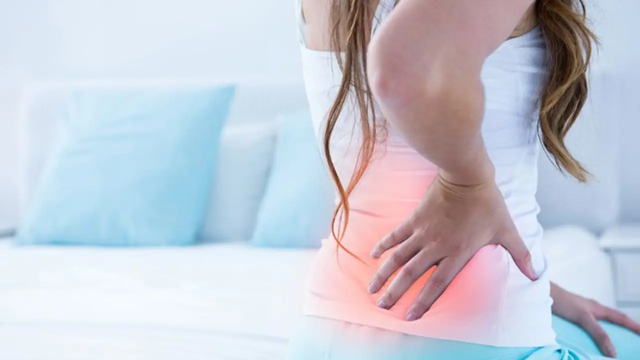 পিঠ ও কোমরে অসহ্য যন্ত্রণা হচ্ছে, দেখে নিন ব্যথা উপশম করতে কী কী মেনে চলবেন