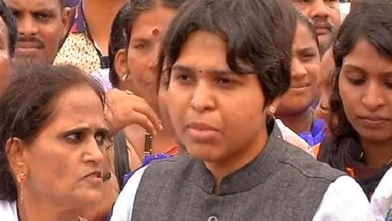 Sabarimala temple row: Activist Trupti Desai threatens to stop PM Modi's convoy, gets arrested by Pune Police