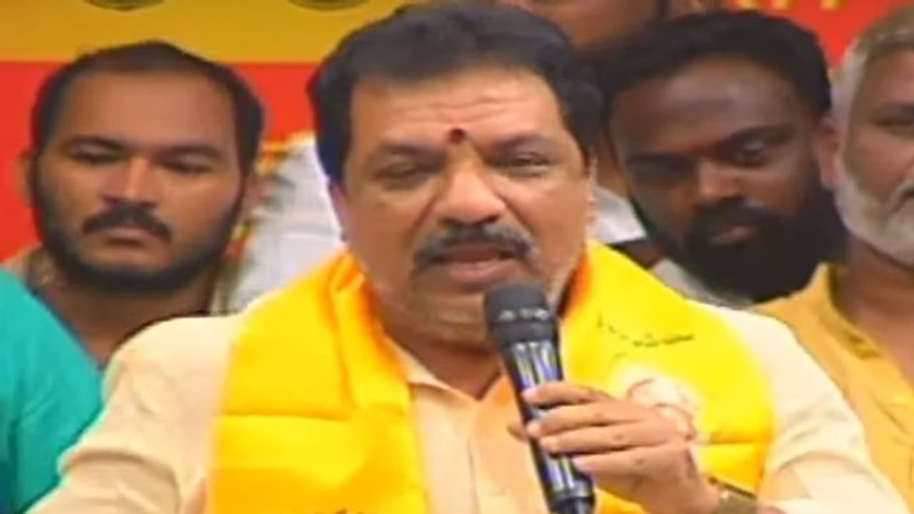 భయంతోనే కేసీఆర్ విమర్శలు: సైకిలెక్కిన నందీశ్వర్ గౌడ్ భయంతోనే కేసీఆర్ విమర్శలు: సైకిలెక్కిన నందీశ్వర్ గౌడ్